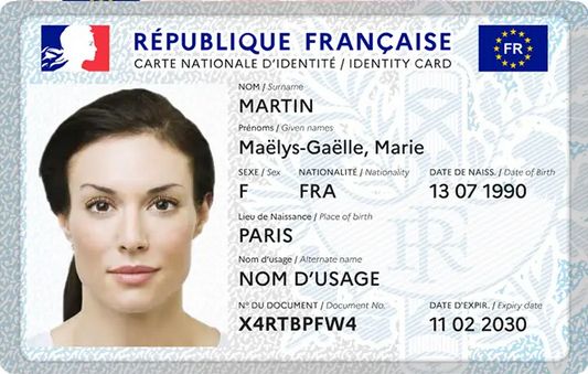 Au lieu de leur passeport, les étudiants français et de l’UE pourront à nouveau voyager avec leur carte d’identité, confirme le gouvernement britannique