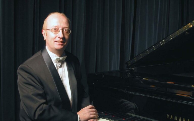 Etienne Chenevier, la passion du piano pour la bonne cause