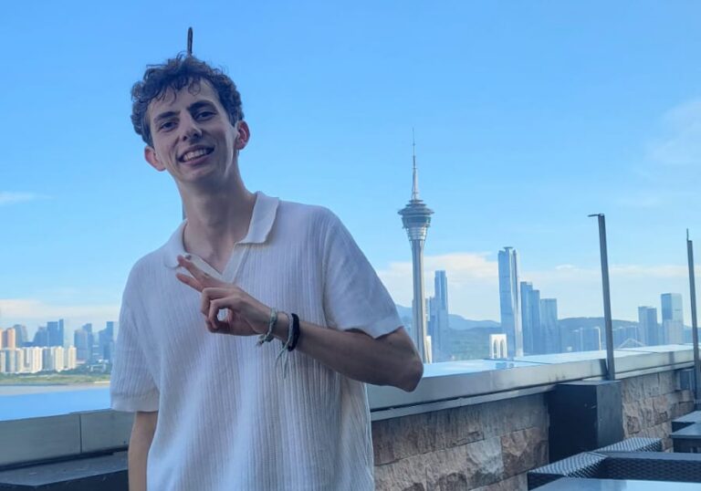 Discussion avec Romain, étudiant français en échange à Hong Kong.