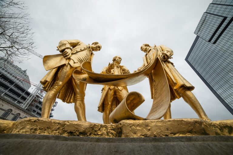 Avec une histoire horlogère profondément enracinée, pourquoi Birmingham est surnommée la « Ville aux mille métiers » ?